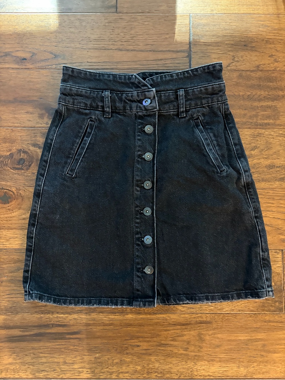 pilcro black button front denim skirt